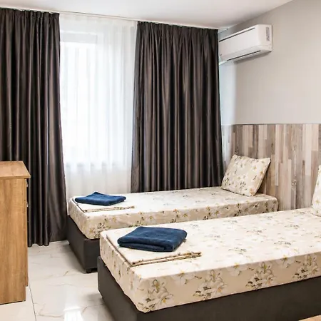 Hotel крис 3*