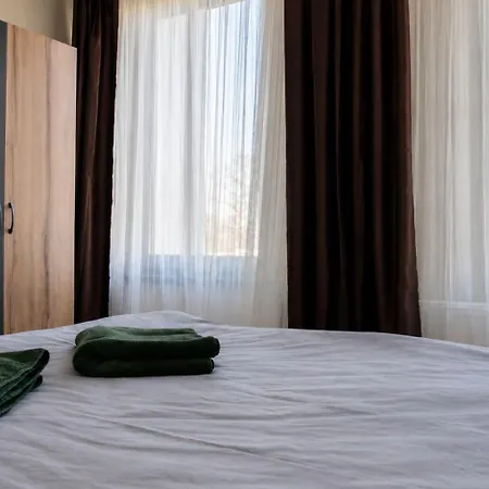 крис Hotel